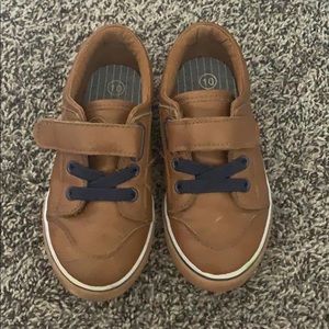 Gently used boy shoes